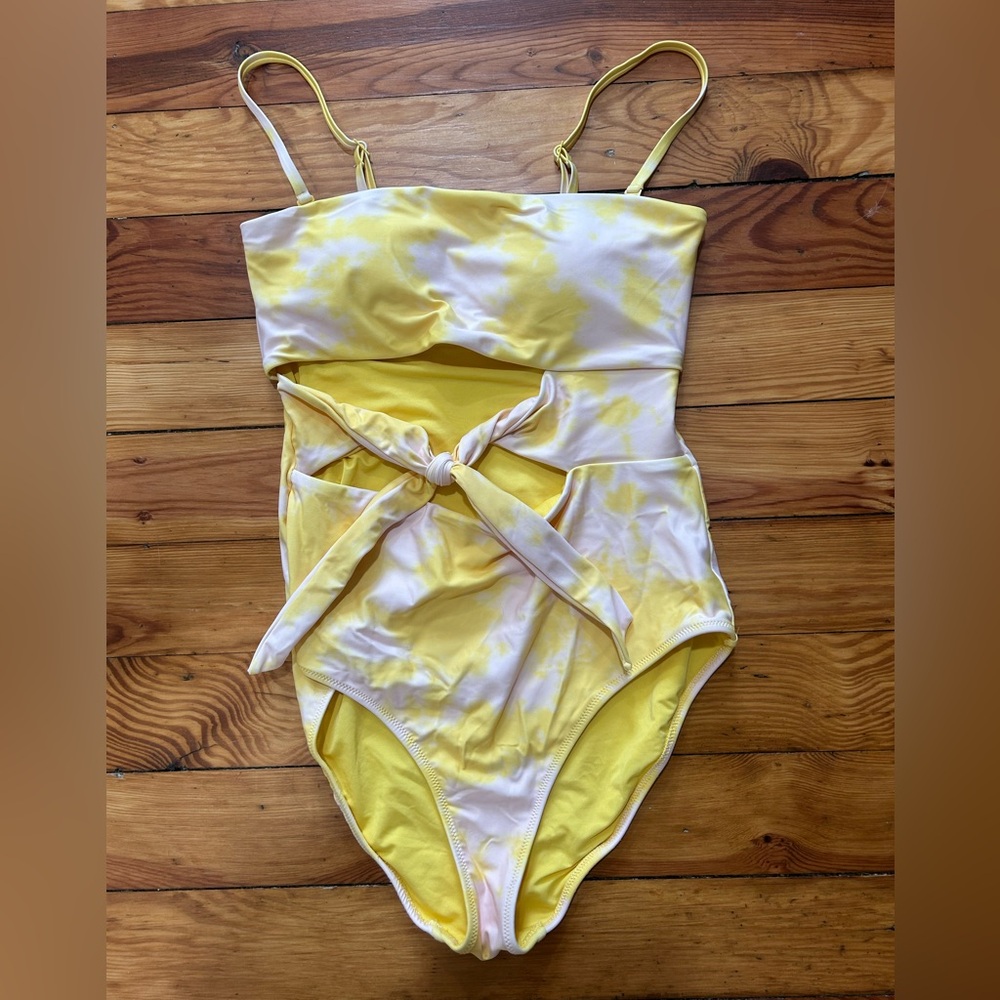 AERIE one piece swimsuit. Size Medium